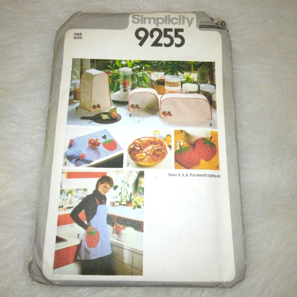 SIMPLICITY 8255 Kitchen appliance covers pot holders apron bun warmer place mats